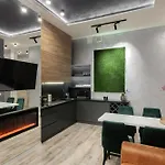 Apartment Avangard Kulisha 29 *